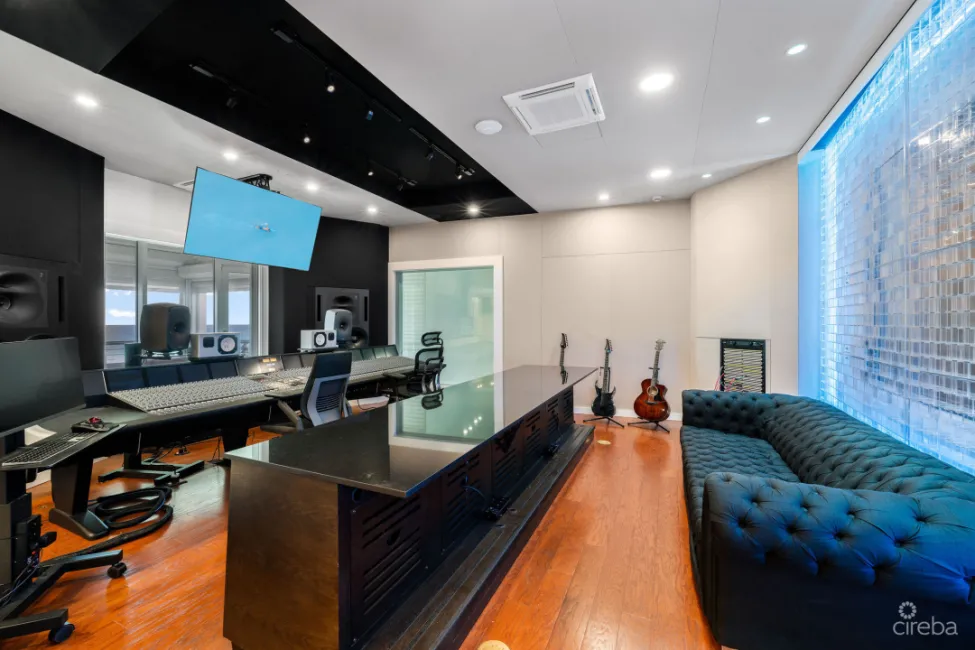 WHITEHALL HOUSE & IRONSHORE STUDIOS